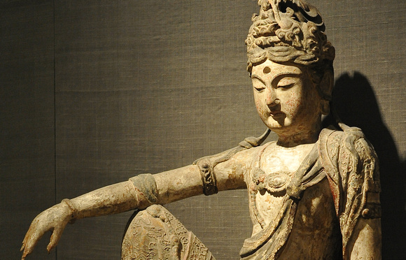 Kuan-yin seated in royal pose, Southern Sung Dynasty, 1250 AD
